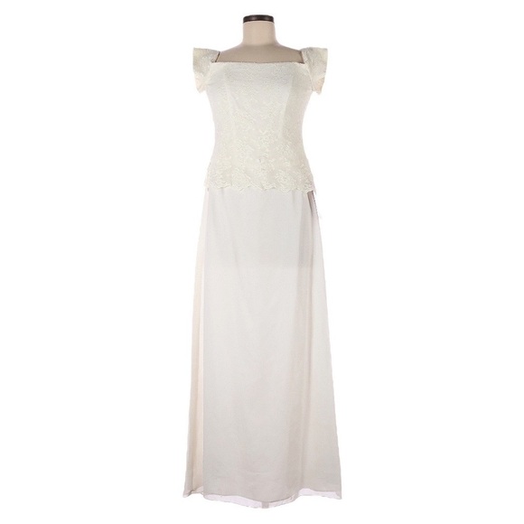 Cachet Chadwick’s Ivory Lace Classic Wedding Gown Dress Size 4 NWT - Picture 1 of 9